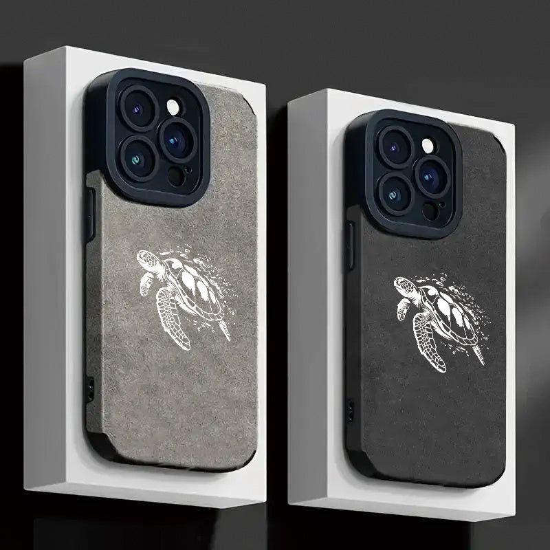 Keep it cool and classic with this Turtle print phone case. It’s sleek, durable, and feels great in your hand.